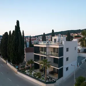 https://ero-on-the-beach.hotels-in-trogir.com
